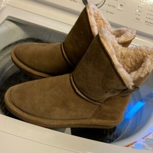 BearPaw youth boots. Size 4 girl